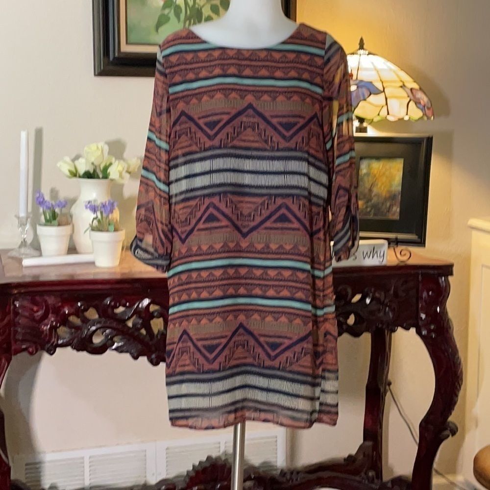 EVERLY three-quarter length sleeve shift dress.